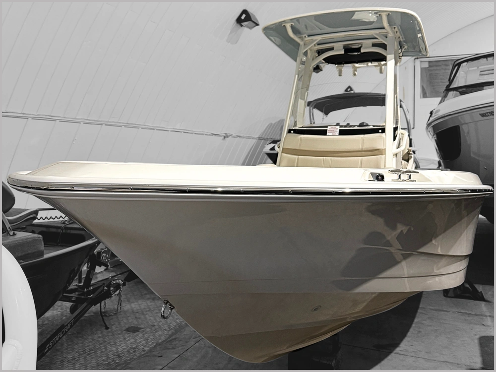 2025 Boston Whaler 220 Dauntless alt