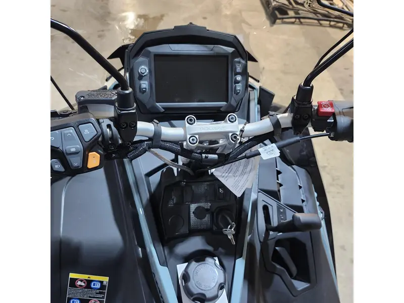 2026 Polaris 850 TITAN ADVENTURE ULTIMATE 155 1.8 7S DIsplay