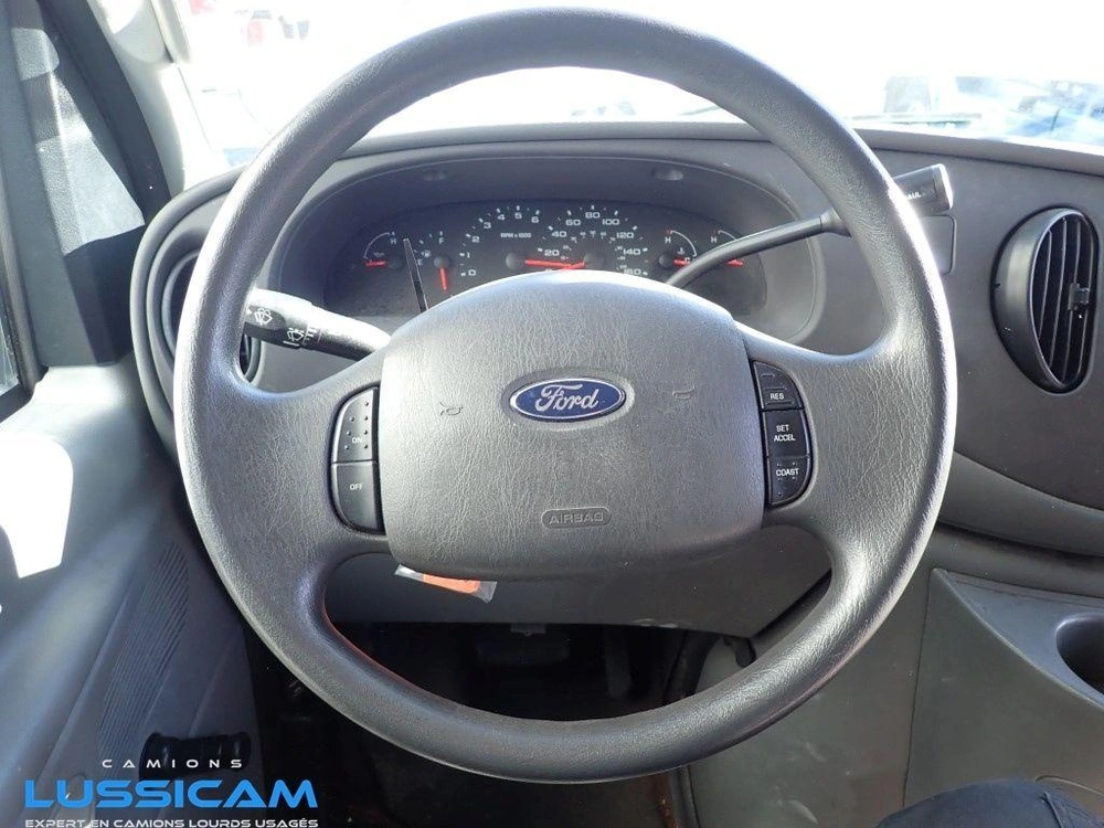 Ford E350 2005