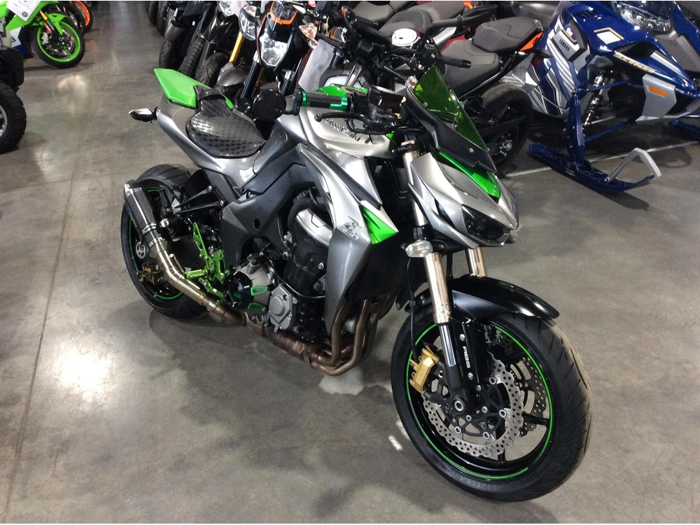 Kawasaki Z1000 2014 alt