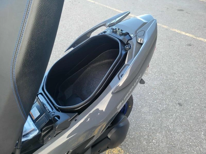 Suzuki Burgman 400 2025 alt