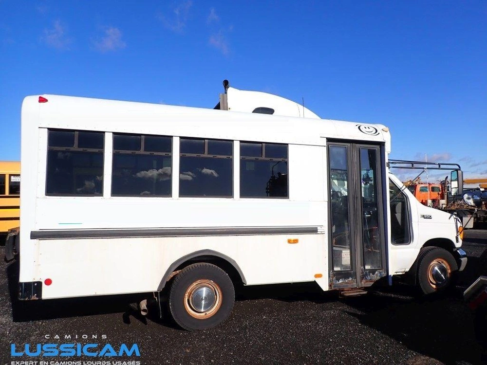 Ford E350 2005