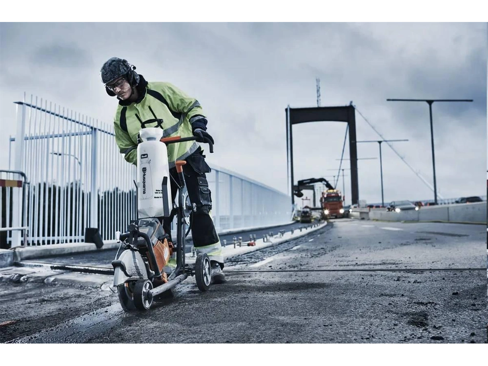 None Husqvarna K770 alt