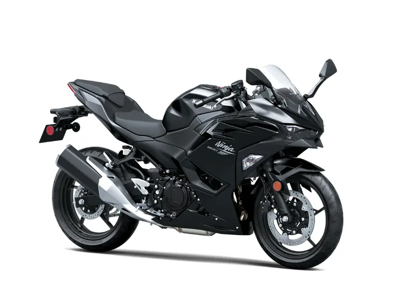 2026 Kawasaki Ninja 500 // Metallic Flat Spark Black/Metallic Spark Black