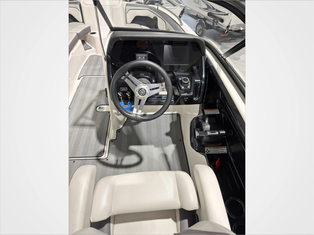 2019 Yamaha 212 Limited S alt