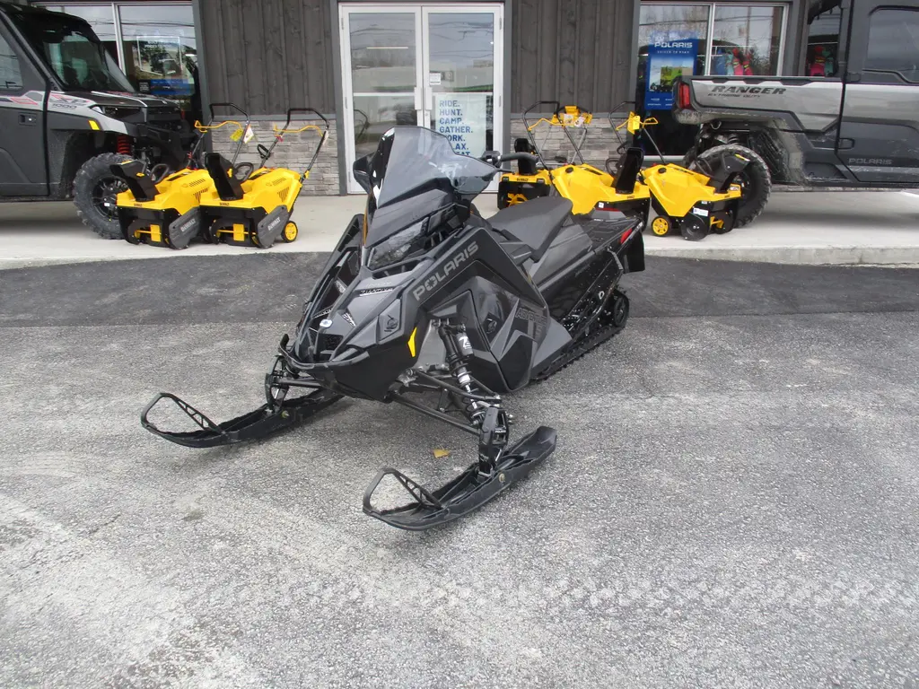 Polaris PROSTAR 2023 - S4 INDY ADVENTURE 137