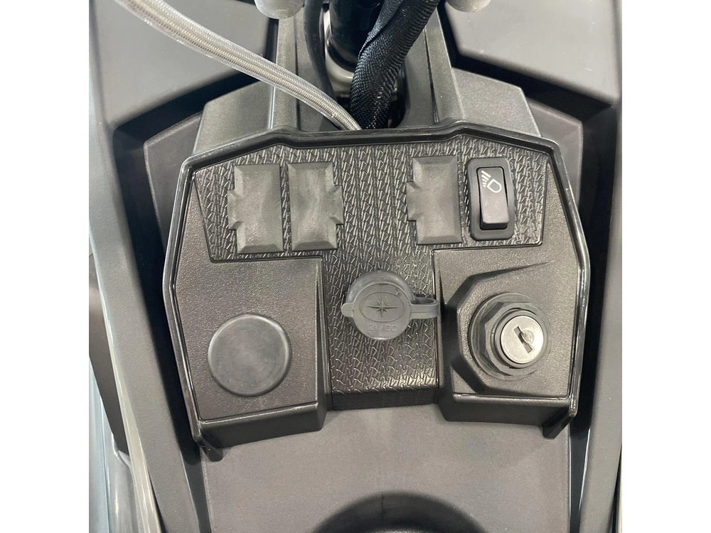 2025 Polaris 650 Titan Adventure 155 1.8 (1.5 Inch) alt