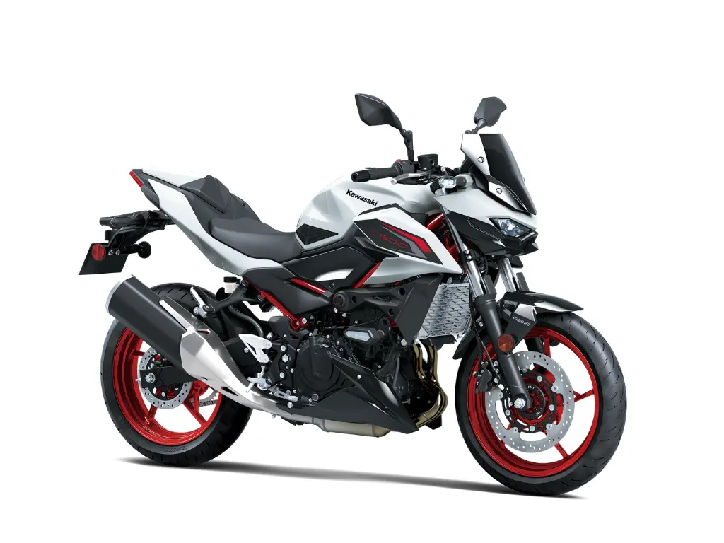 2026 Kawasaki Z500 SE ABS // Pearl Blizzard White/Ebony 