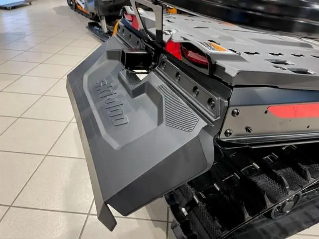 2026 Ski-Doo SKANDIC LE 24'' 900 ACE Silent Cobra 1.5'' E.S.