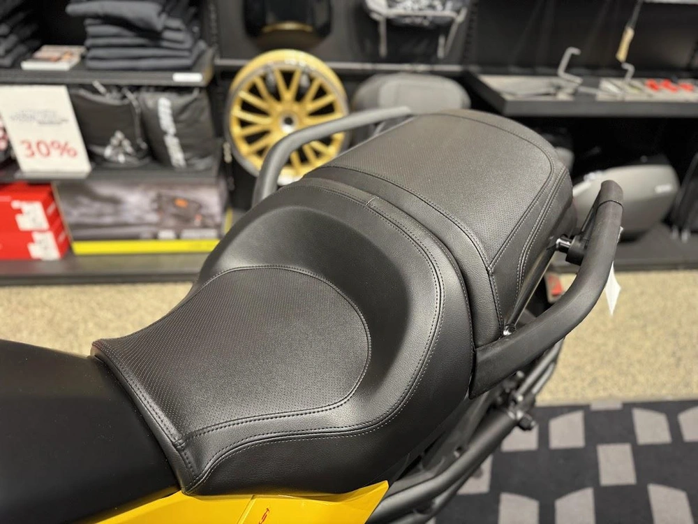 Can-am F3-s 2026 alt