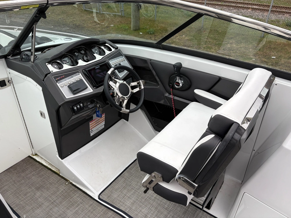 2022 Monterey Boats 298ss alt