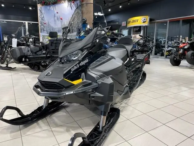 2026 Ski-Doo SKANDIC LE 24'' 900 ACE Silent Cobra 1.5'' E.S.