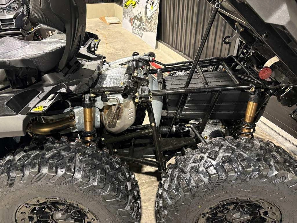 Can-am Outlander Max 6x6 Backcountry 1000r 2026 alt