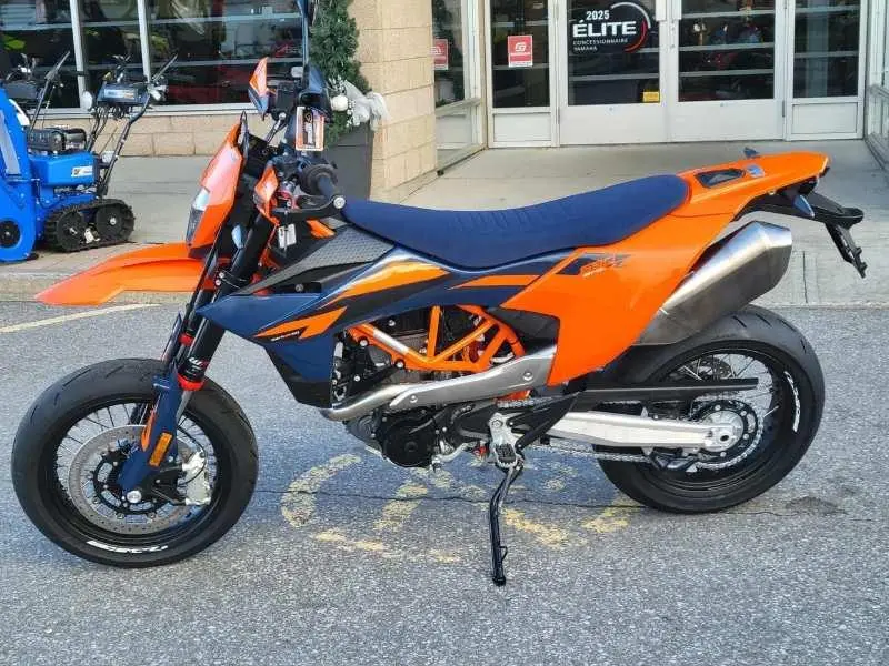 2026 KTM 690 SMC R