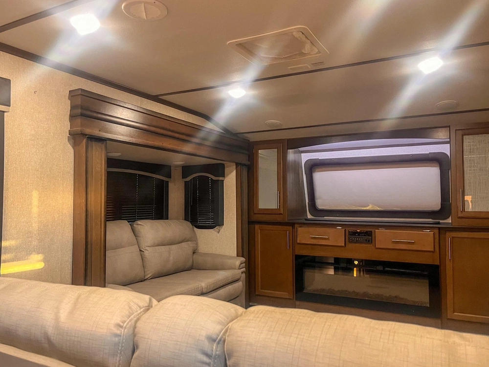 2019 Keystone Rv Cougar 367fls alt