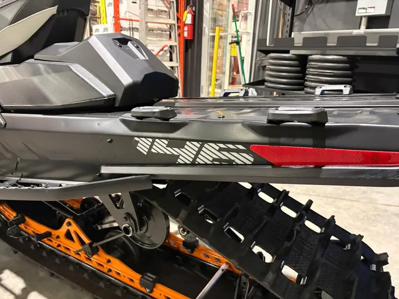 2026 Ski-Doo BACKCOUNTRY ADRENALINE (43'') 600R E-TEC Storm 150 1.5'' E.S.