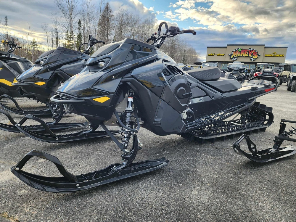 2025 Ski-doo Summit Adrenaline W/ Edge 850 alt
