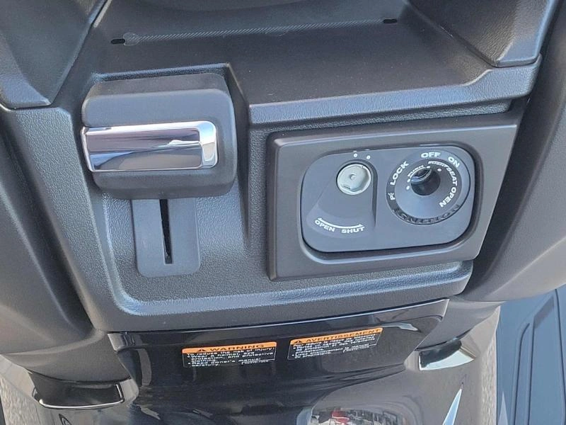 Suzuki Burgman 400 2025 alt