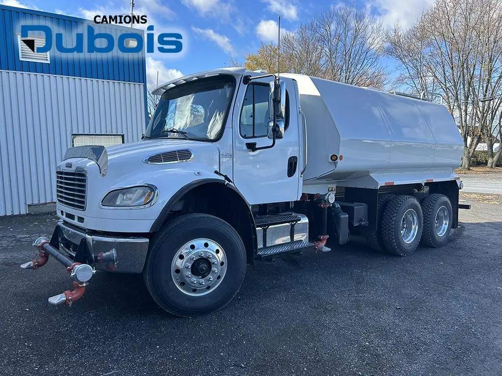 2016 Freightliner M2-106