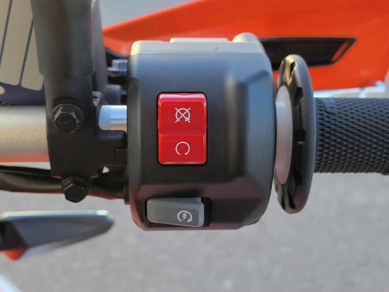 Ktm 690 Enduro R 2026 alt