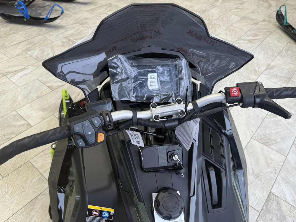 Polaris Patriot Boost Switchback Assault 146 2024 alt