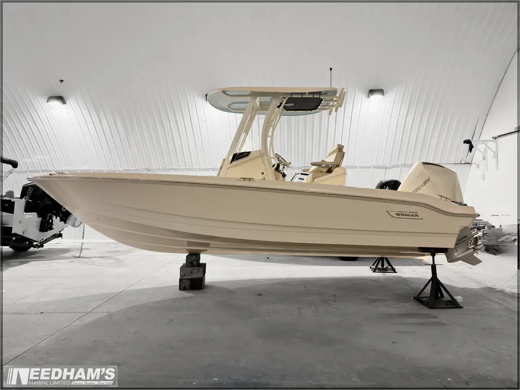 2025 Boston Whaler 220 Dauntless