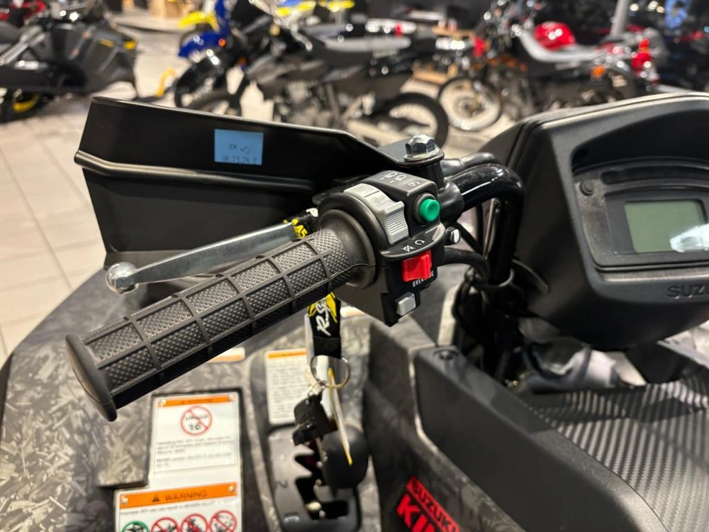 Suzuki Lt-a500xpzsm5 Carbone 2025 alt