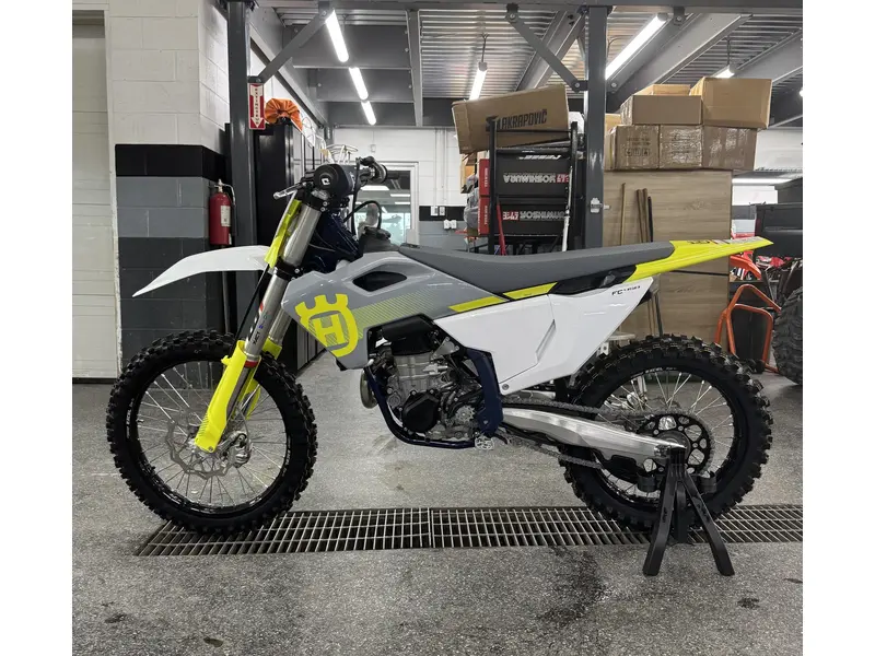 2024 Husqvarna FC 450 thumbnail 5