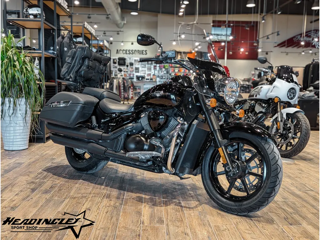 2018 Suzuki Boulevard C90T // Black 