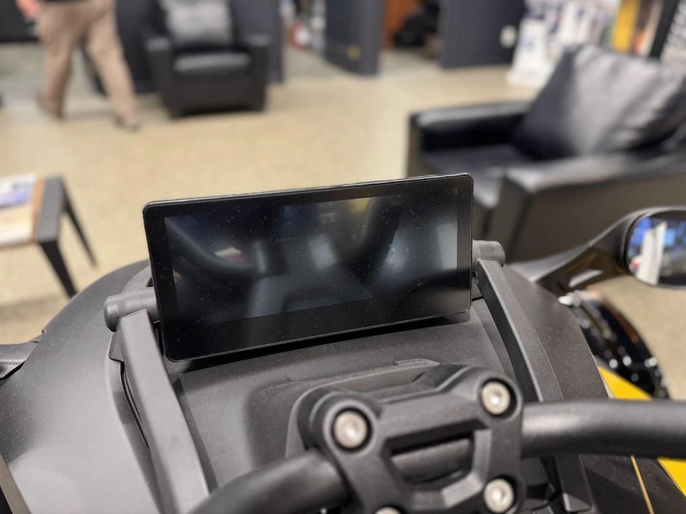 Can-am F3-s 2026 alt