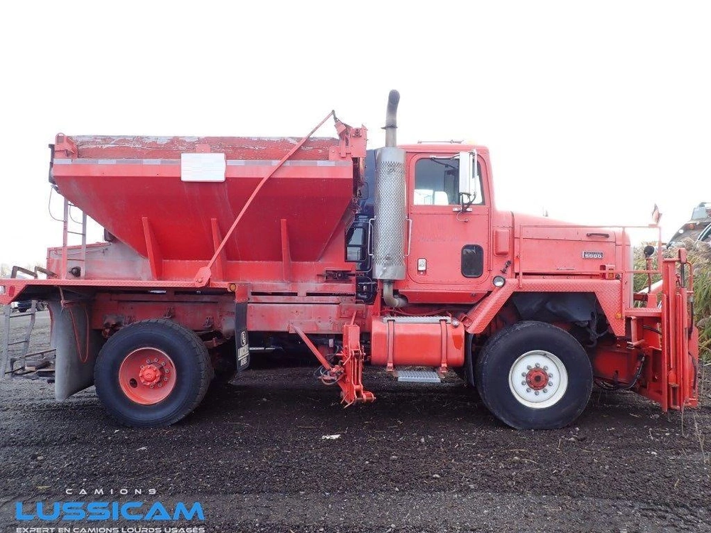 International 5070 1999