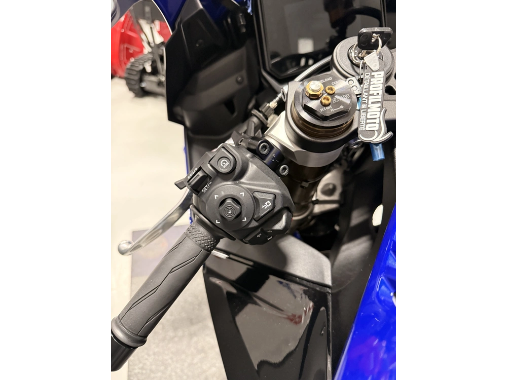 Yamaha Yzf-r9 R9 2025 alt