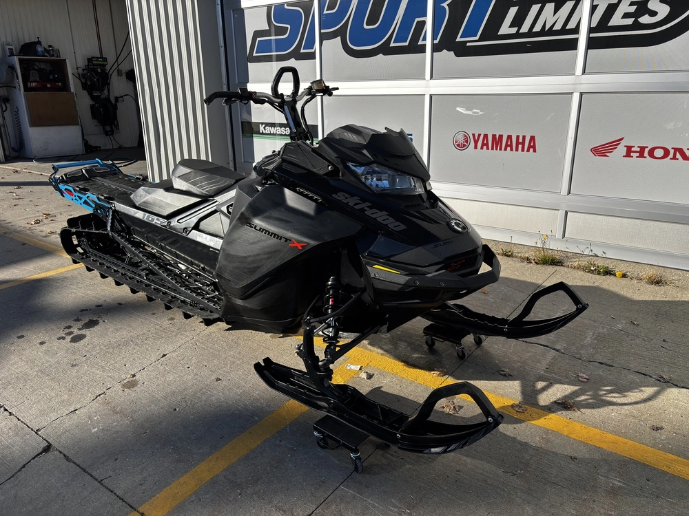 Bombardier Summit X 850 165 2021 alt