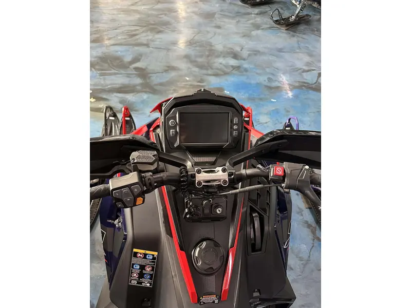 2025 Polaris PATRIOT 9R INDY XCR 136 70E ANNIVERSAIRE