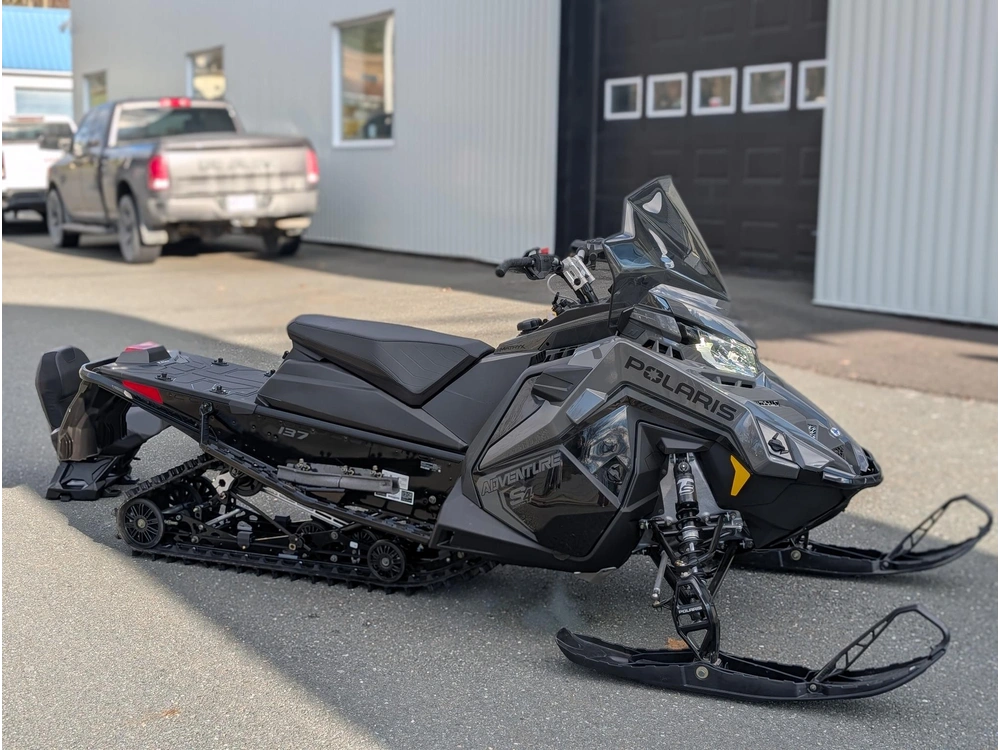 2025 Polaris Prostar S4 Indy Adventure X2 137 | 🚀 Polaris Vs Ski-doo Touring 🚀 alt