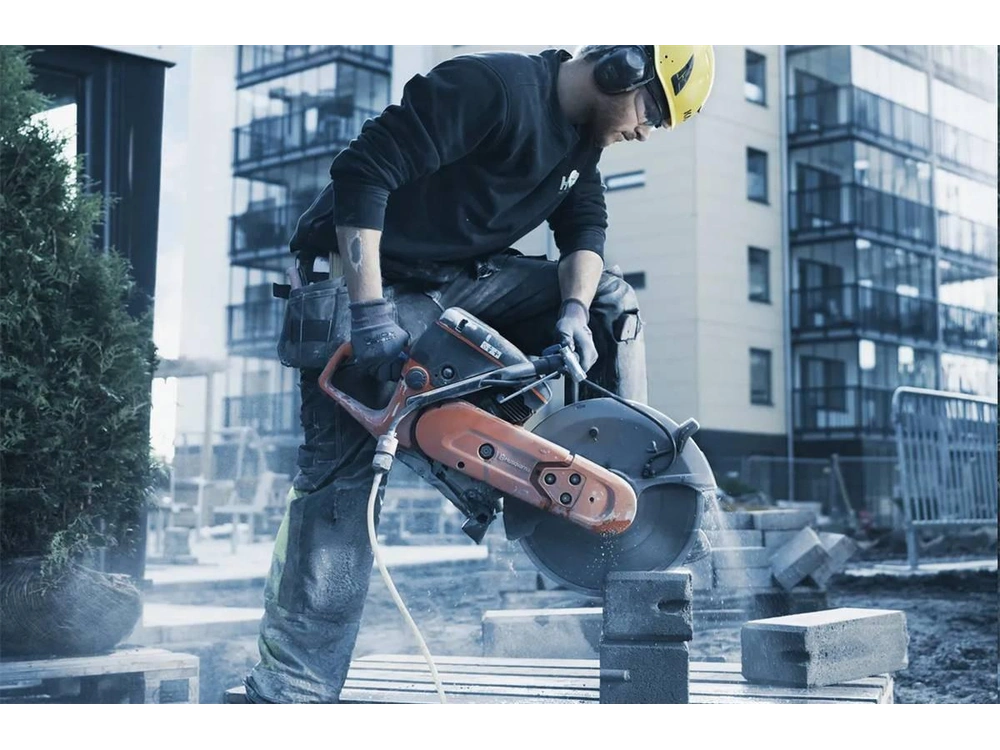 2024 Husqvarna K770 alt