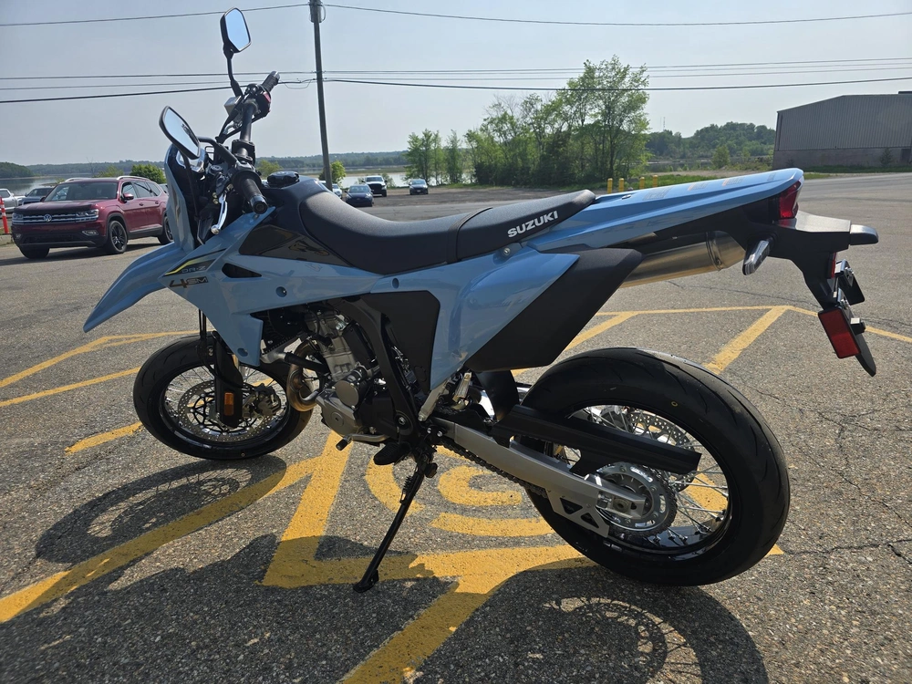2025 Suzuki Dr-z4sm alt