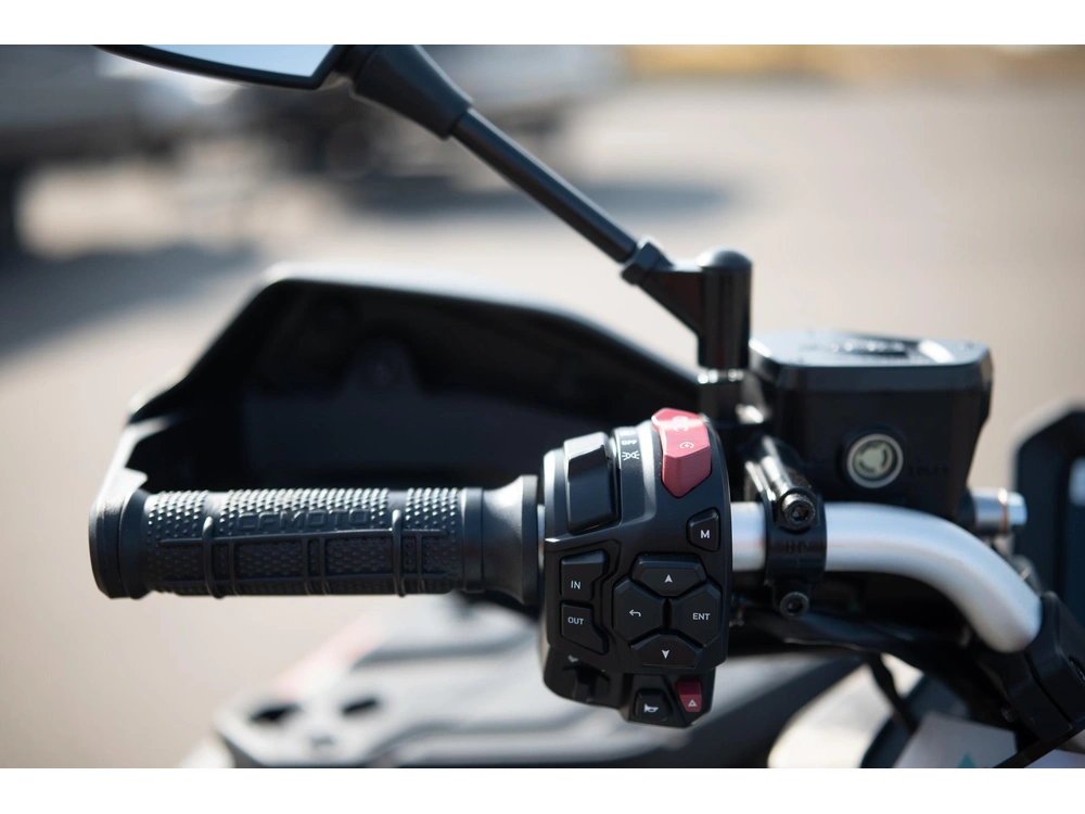 2025 Cfmoto Cforce 1000 Touring alt