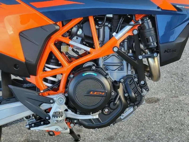 2026 KTM 690 SMC R
