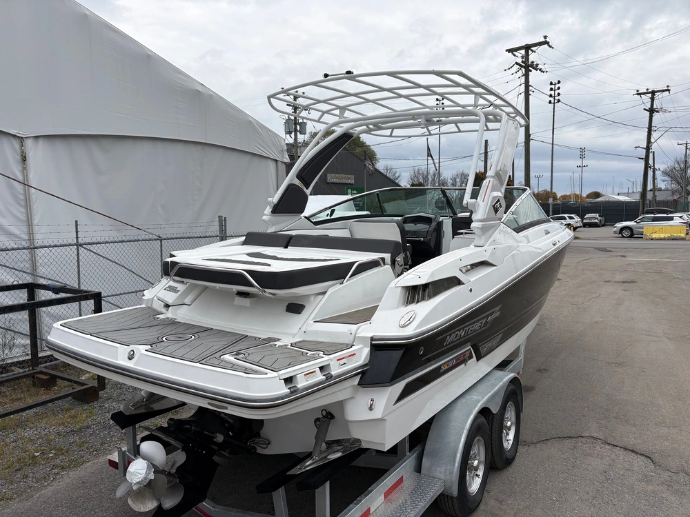 2022 Monterey Boats 298ss alt
