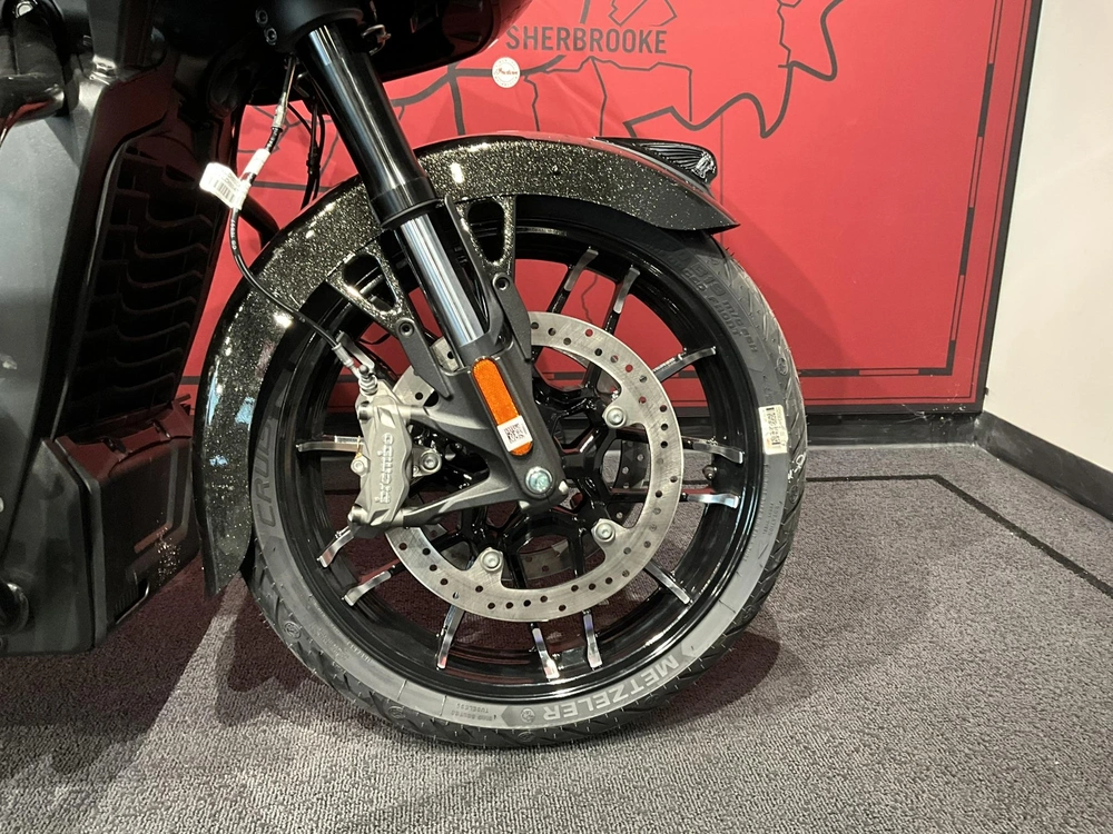 Indian Motorcycle Challenger Dark Horse 112 With Powerband Audio Package 2026 alt