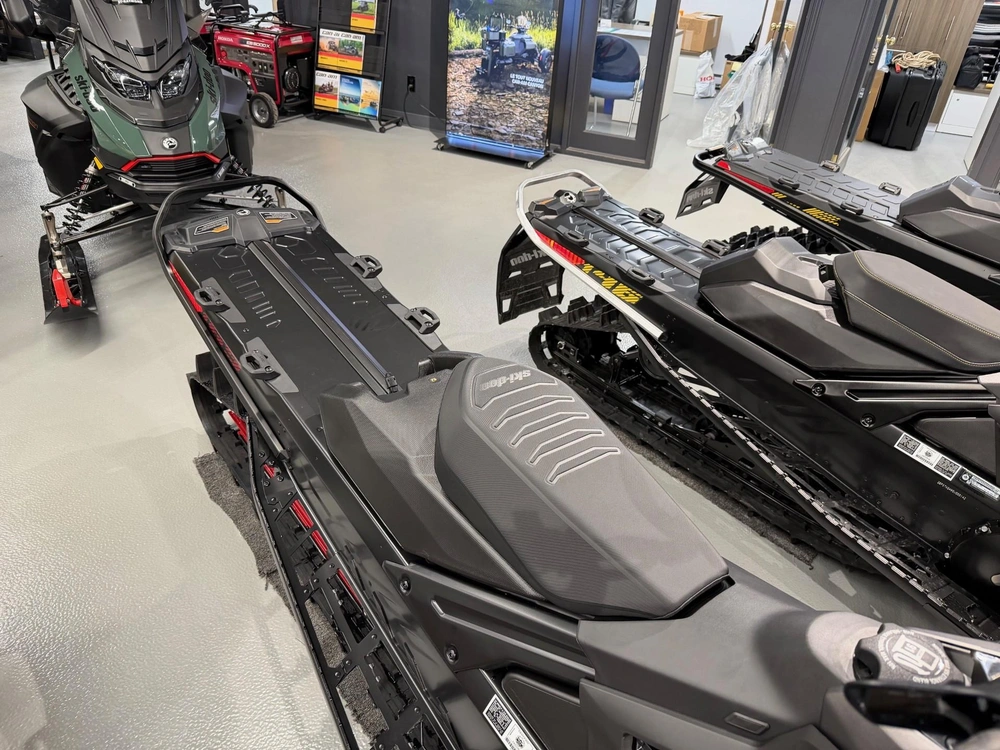 Ski-doo Summit Edge 850 Turbo R Special 2025 alt