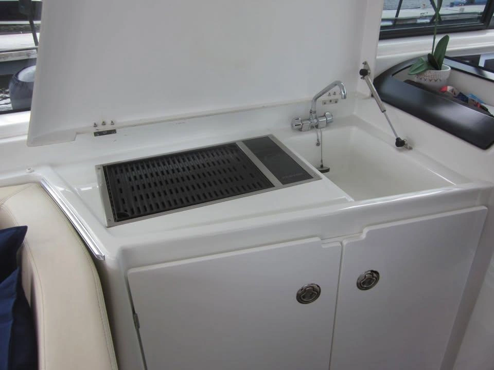 2013 Beneteau Grand Tourismo 34 alt