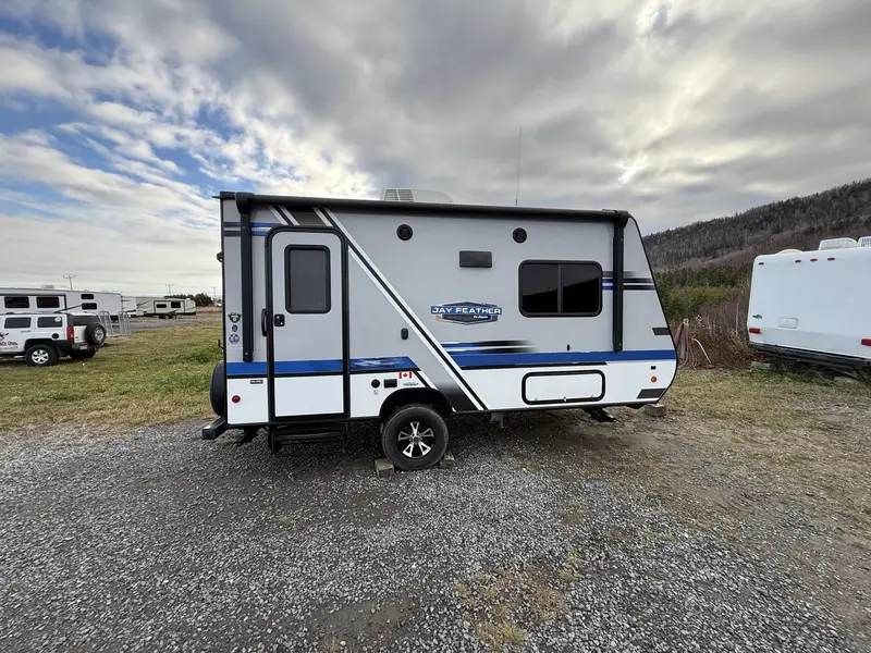 2018 Jayco 16XRB hybride thumbnail 2