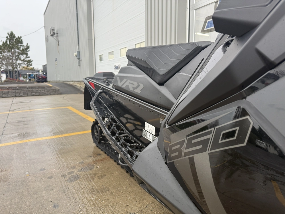 Polaris 850 Indy Vr1 137 2023 alt