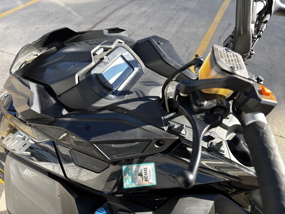 Bombardier Summit X 850 165 2021 alt