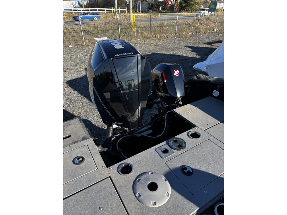 2025 Princecraft Platinum 220 alt