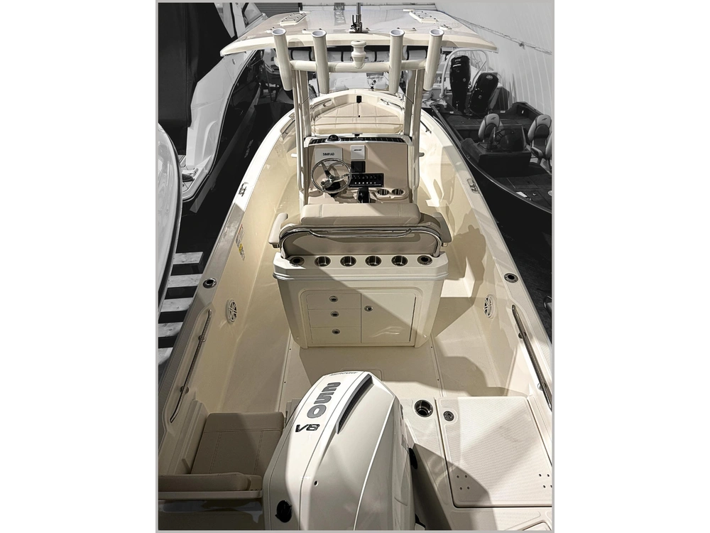 2025 Boston Whaler 220 Dauntless alt