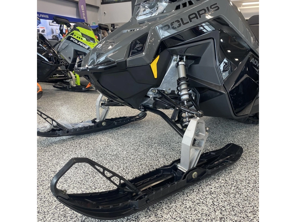 2025 Polaris 650 Titan Adventure 155 1.8 (1.5 Inch) alt