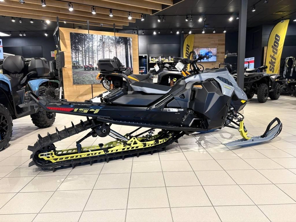 Ski-doo Summit Adr W/ Edge Pkg 154 850 E-tec Powdermax Light Flexedge 2.5'' Shot 2026 alt